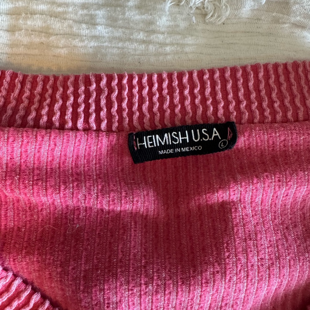 Women's Raspberry V-Neck Ribbed Knit Top - Picture 5 of 8